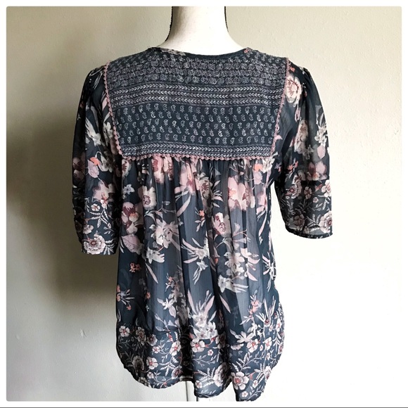 3/$20 Knox Rose Sheer Short Sleeve Floral Blouse - Picture 4 of 5